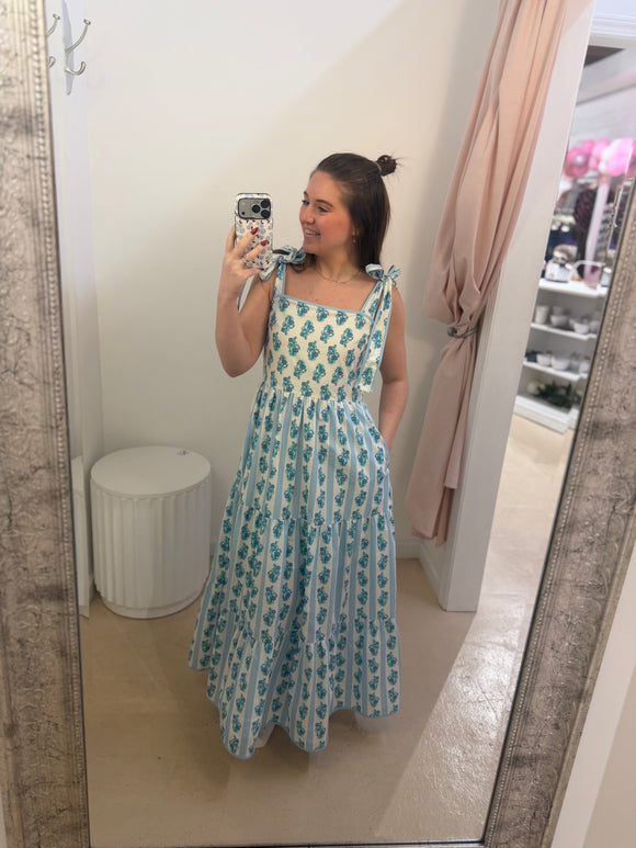 blue patterned midi dress Blue & White Floral Pattern Midi Dress