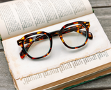 Peepers - Neon - Tortoise Glossary - Black/Wavy