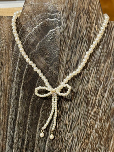 Pearl Bow Beaded Necklace