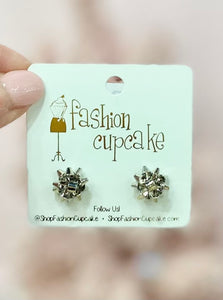 Silver-Present Bow Studs